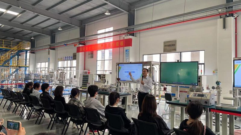 V0级阻燃工程塑料：揭秘其性能与选择要点**